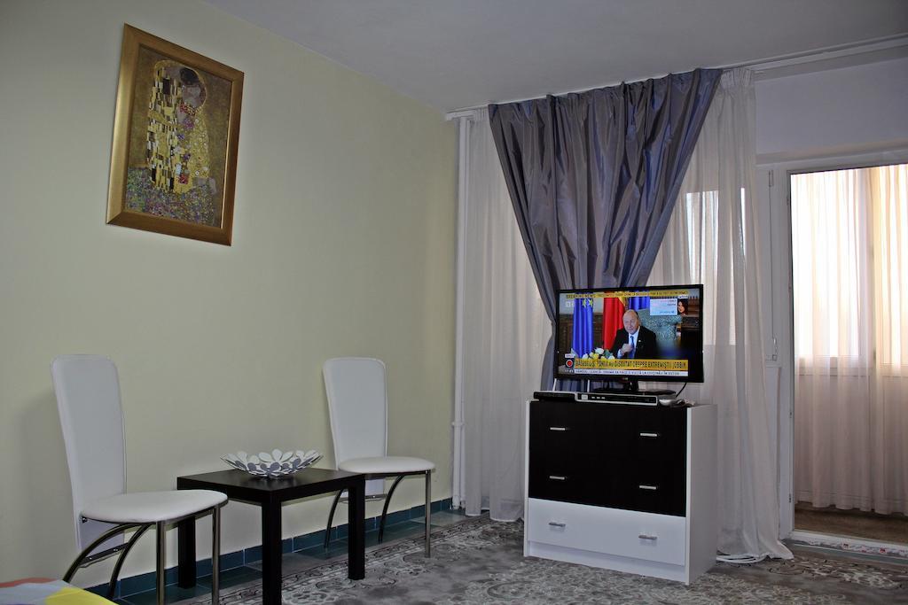 Modern Apartment, City Center Bucharest Room photo